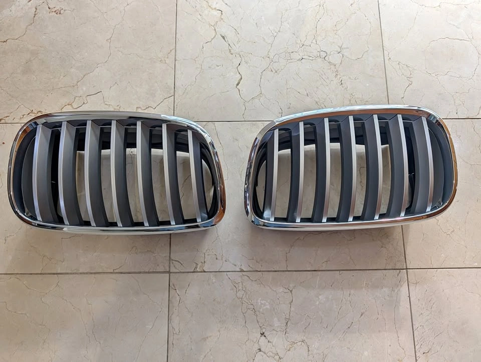 OEM BMW E70 Titanium Color & Chrome Kidney Grills