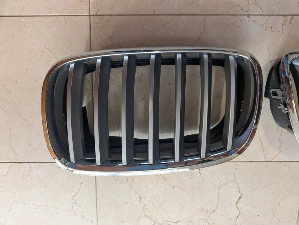 OEM BMW E70 Titanium Color & Chrome Kidney Grills - photo 3