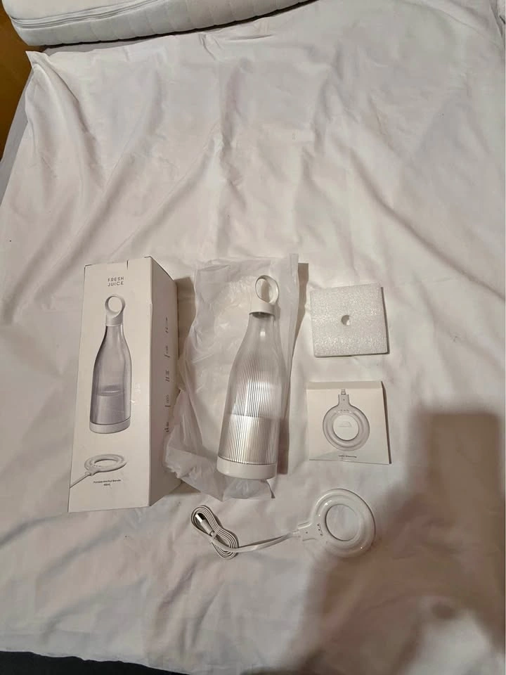 Mini Juicer Blender, Wireless Charging Portable Electric