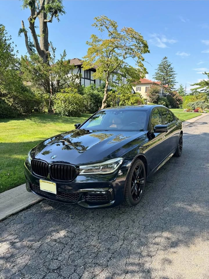2018 BMW 7 Series · 750i xDrive Sedan 4D