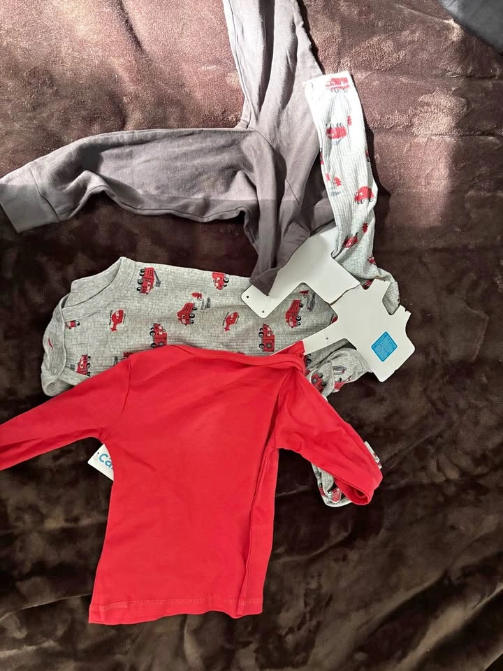 Carter's 3-Piece Baby Clothes Set Size 24M
