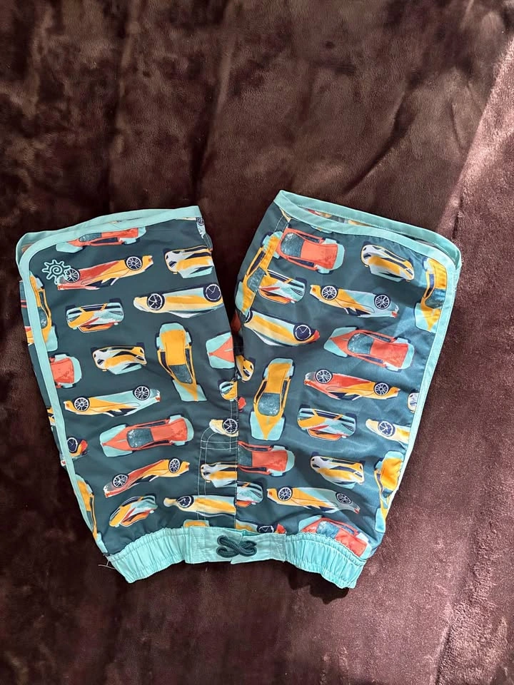UV Skinz Boys Car Print Swim Trunks Size 5