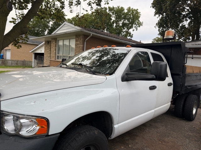 2004 3500 Dodge 4x4 - photo 2