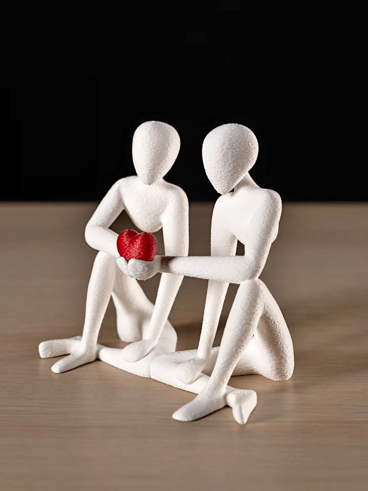 6-Inch 3D Printed Couple Statue – Anniversary Gift & Romantic De