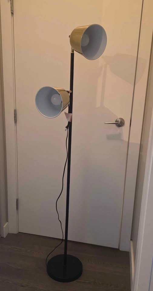 HOMETRENDS 2-Light Floor Lamp – Black & Gold (bulbs included) - photo 2