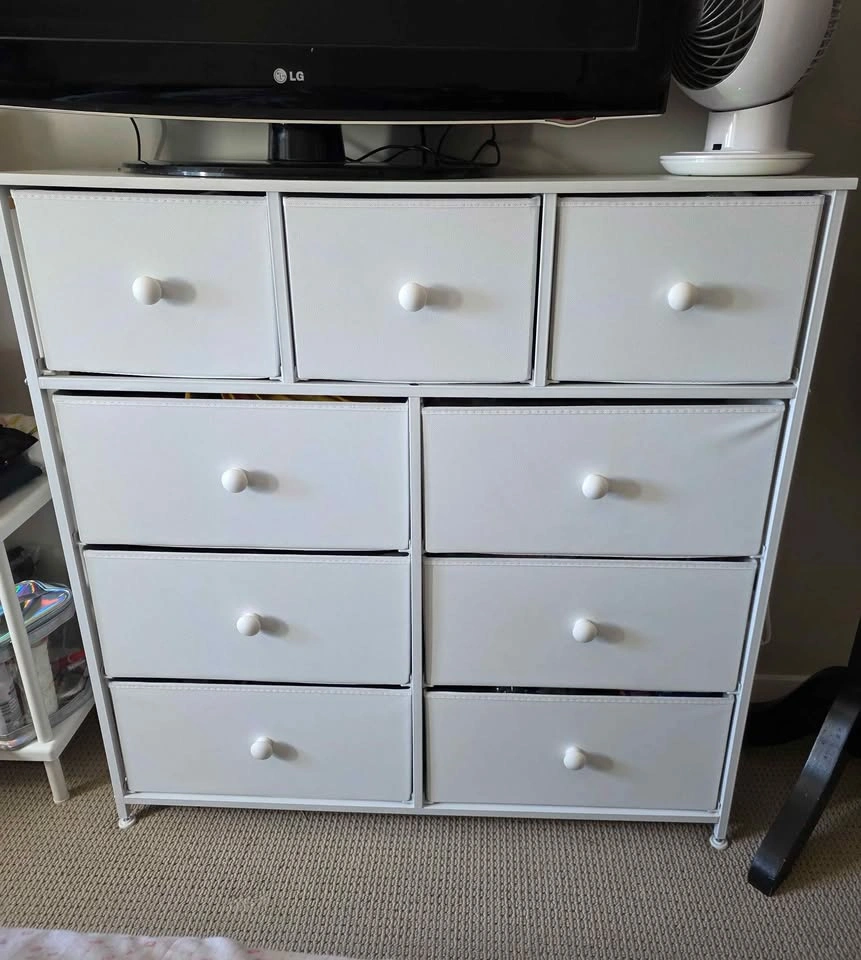 9-Drawer Dresser / Storage Chest – White – Excellent Condition - photo 2