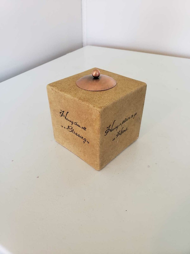 Decorative votive holder