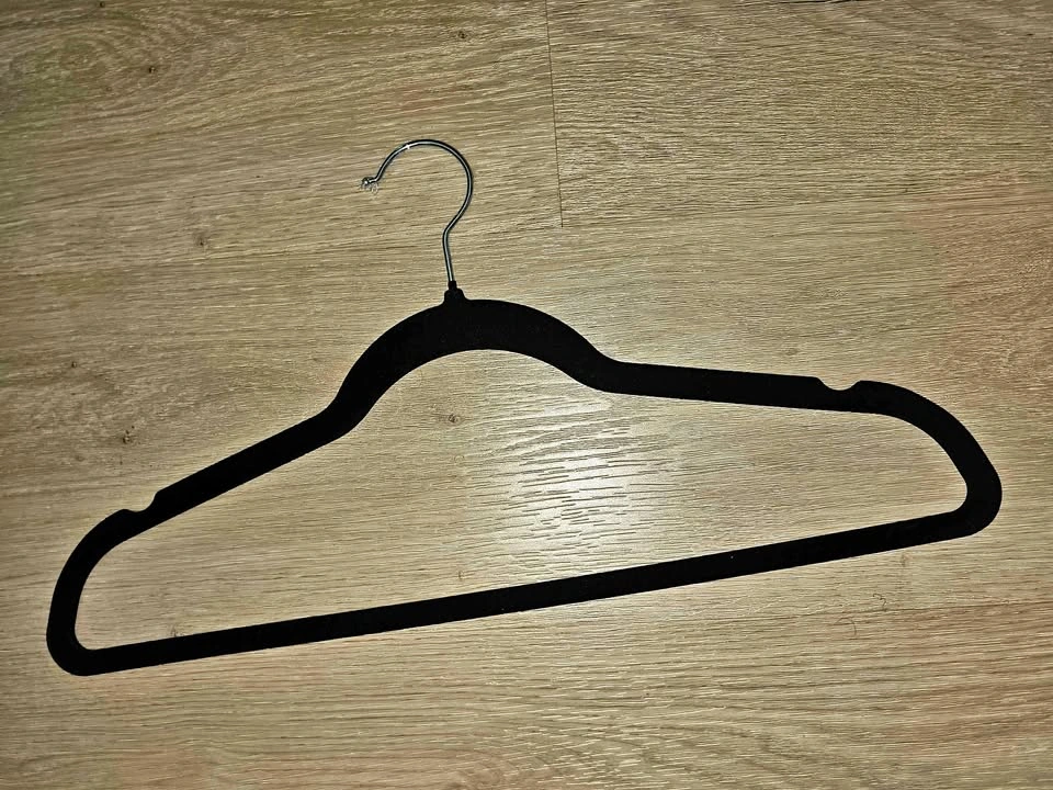 100pcs Velvet Hangers| Final Stock