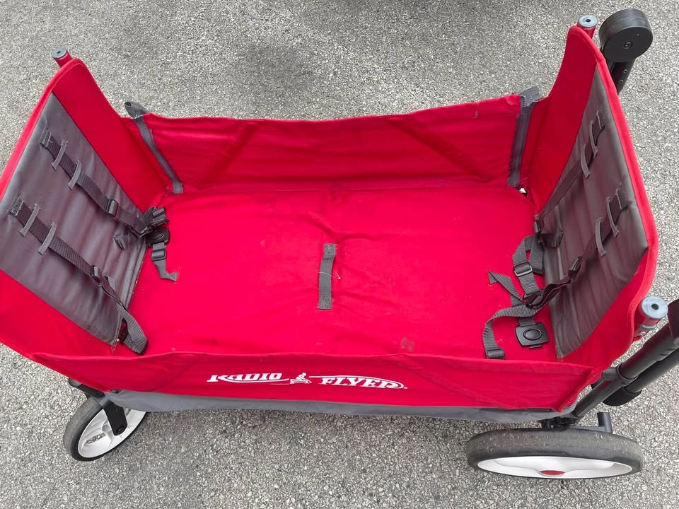 Radio Flyer Stroller Wagon - photo 2