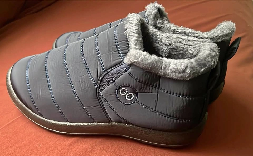 Brand New Ultra-Cozy Waterproof Winter Ankle Boots (Size 42)
