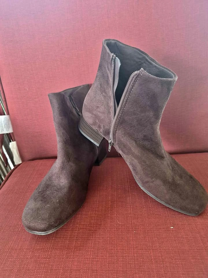 Ladies shoes