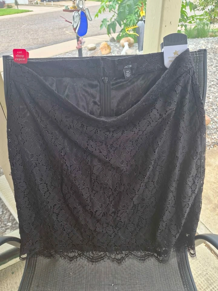 Ladies clothes shirt med skirt lrg - photo 2