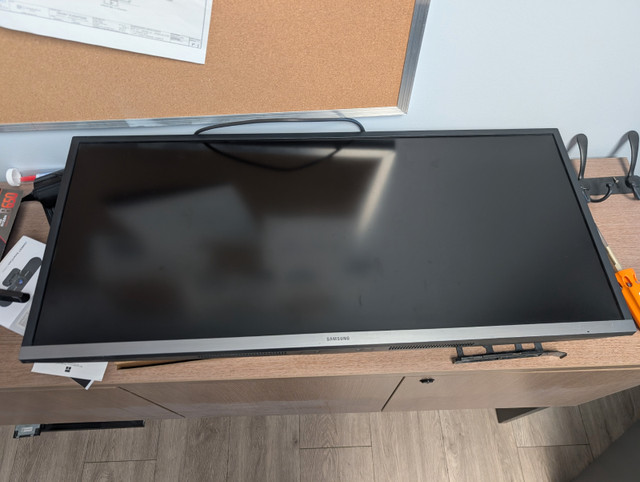 34" Ultra-Wide WQHD Monitor