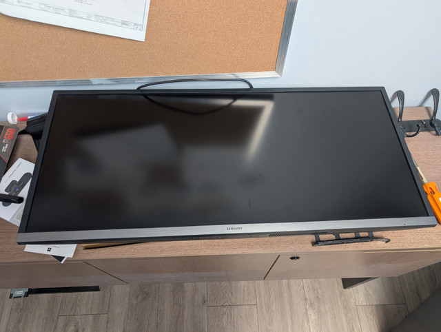 34" Ultra-Wide WQHD Monitor - photo 2