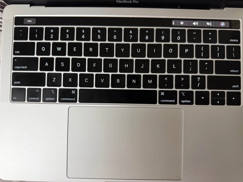 Apple MacBook Pro 13-inch (2019) i5 8GB RAM 128GB SSD - photo 3