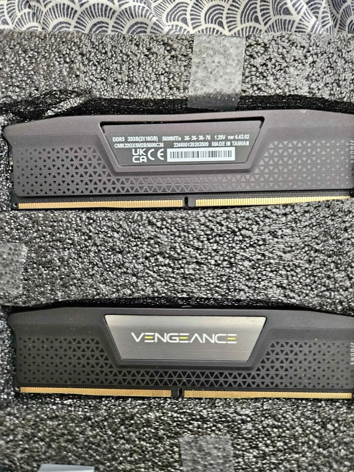 Corsair Vengeance DDR5-5600 32GB (2x16GB) Matched Kit, Black