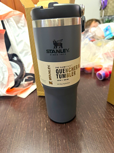 Stanley Quencher H2.0 FlowState 30oz Gray Tumbler