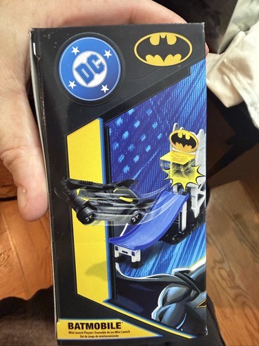 Spin Master BATMOBILE Mini Launch Playset DC 1:32 Diecast - photo 3