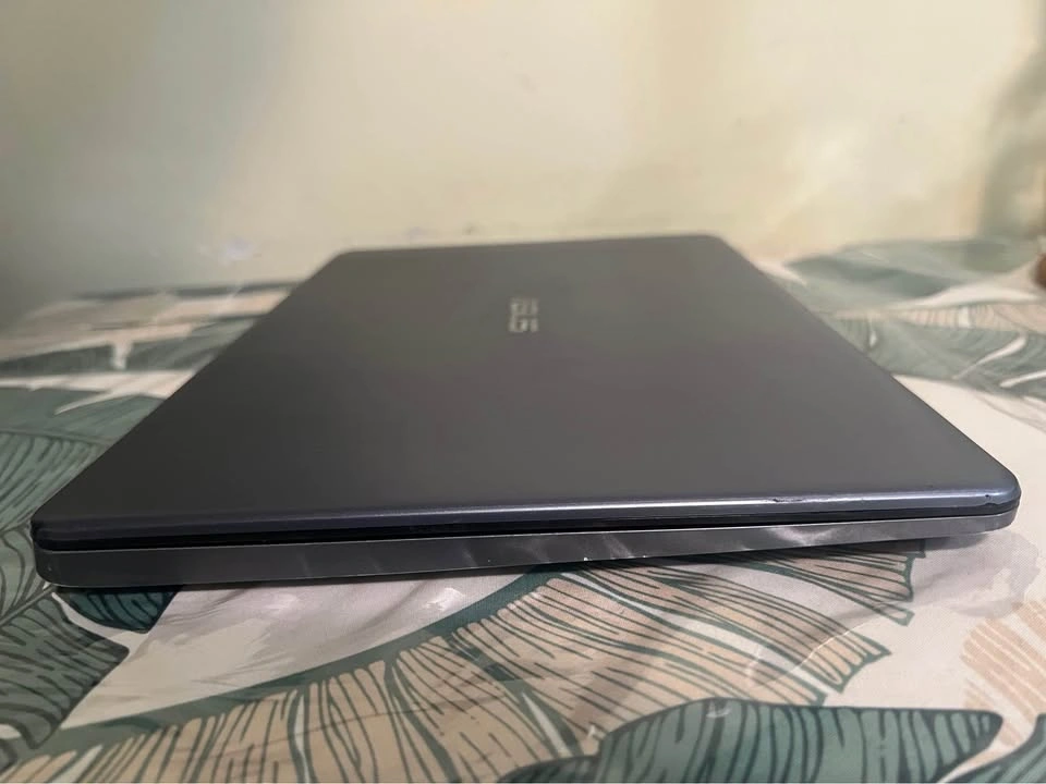 Asus laptop - photo 3