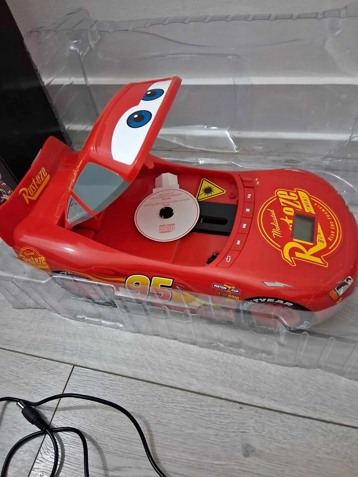 Disney Pixar Cars Lightning McQueen CD Vroombox