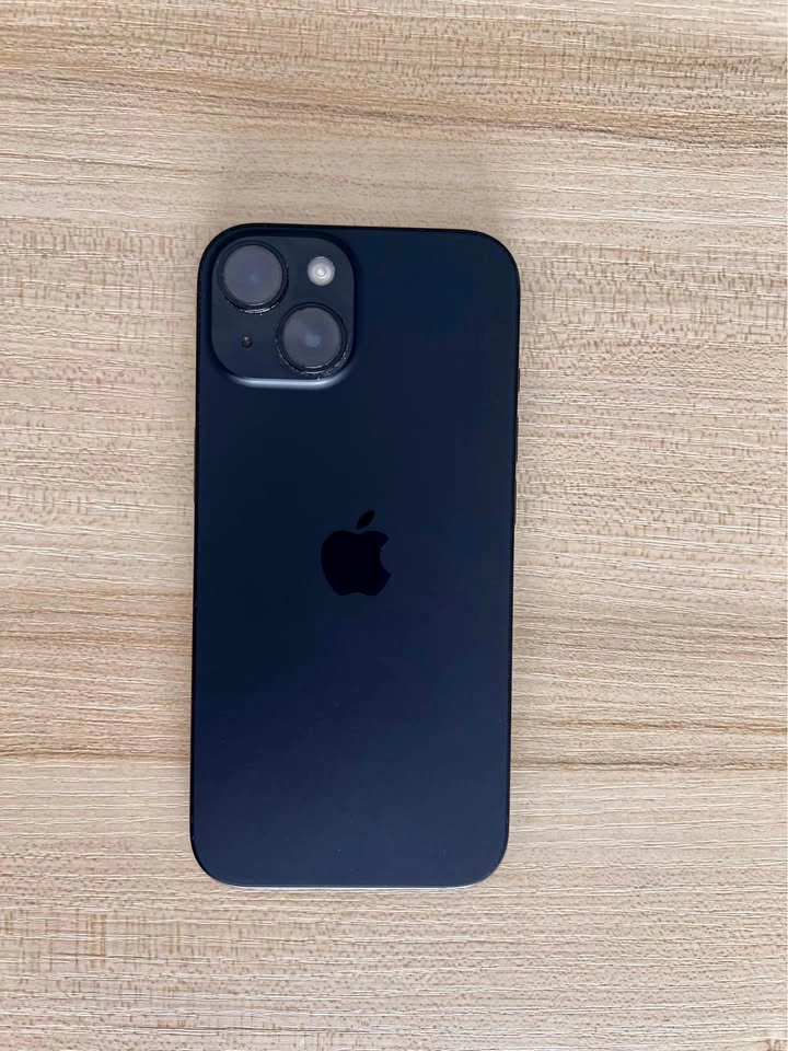 iPhone 15 - 128 gb - photo 3