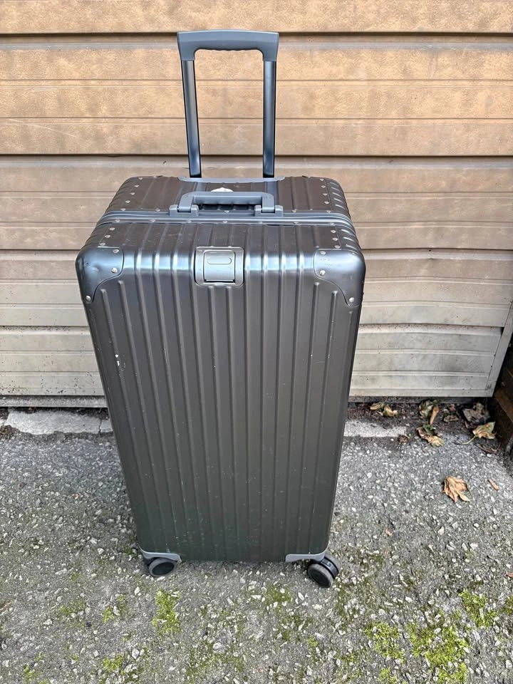 All ALUMINUM Extra Large Check-In Suitcase - Gunmetal Grey/Green