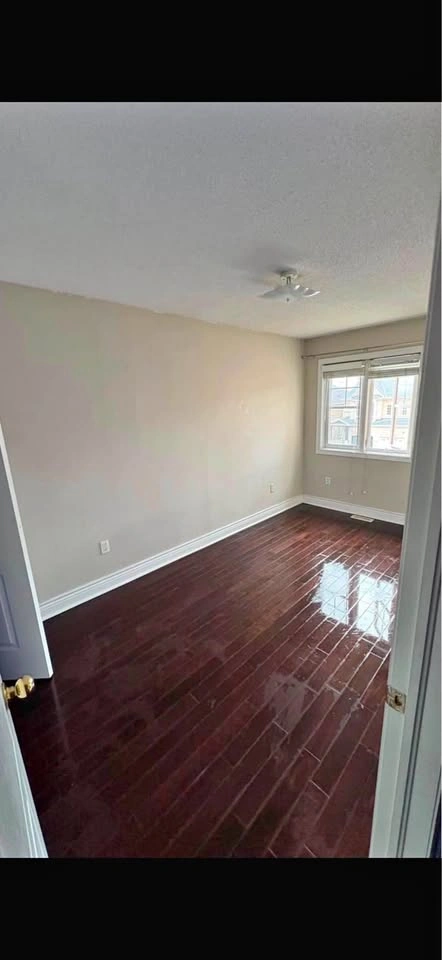 1 Bed 1.5 Baths - House