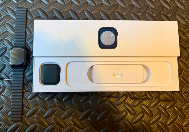 Apple Watch Series 8 41mm (GPS) - Midnight Aluminum - Mint
