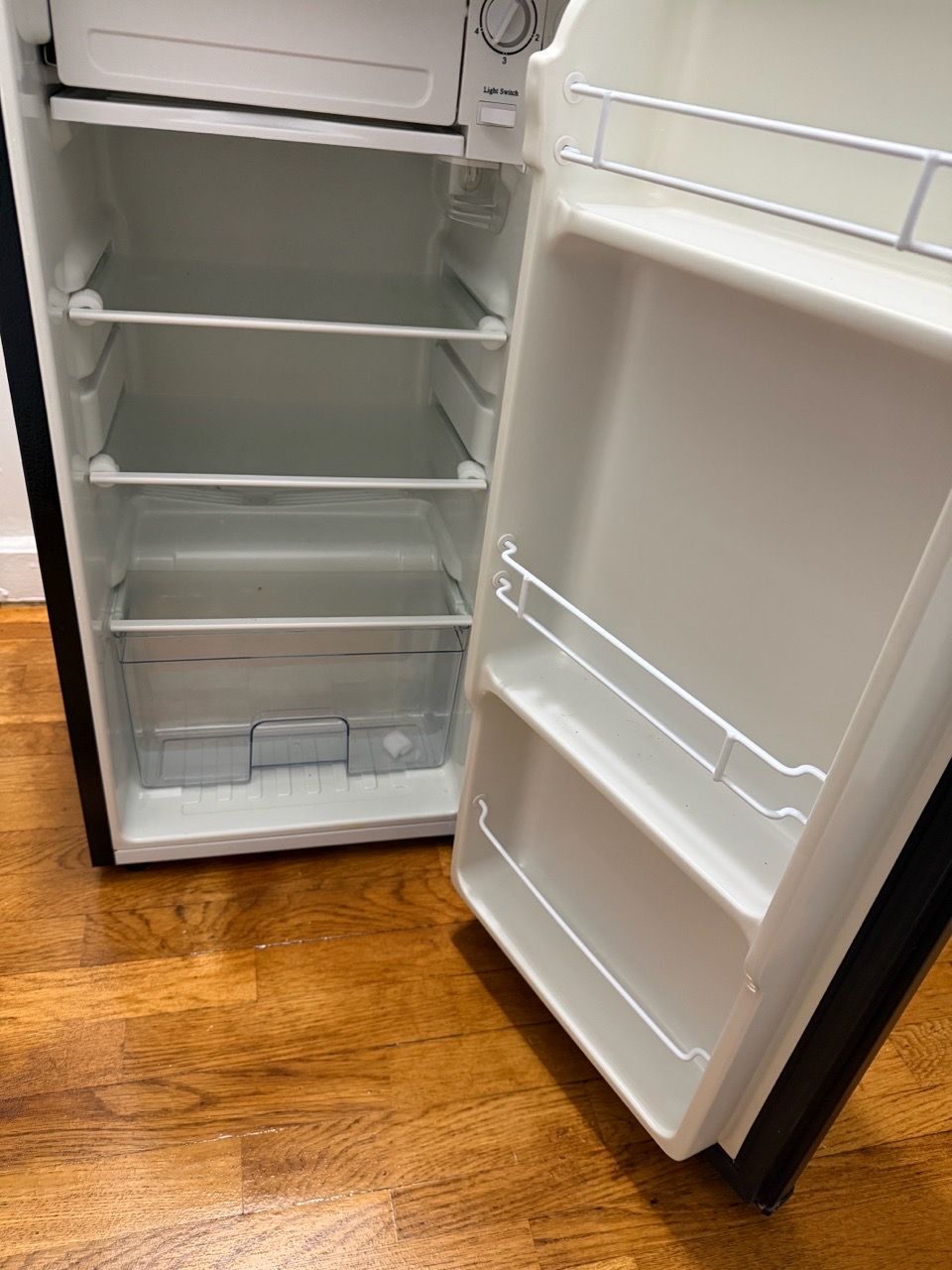 3.1 Cu.Ft Minifridge - photo 2