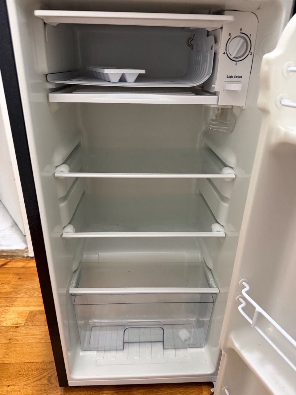 3.1 Cu.Ft Minifridge - photo 3