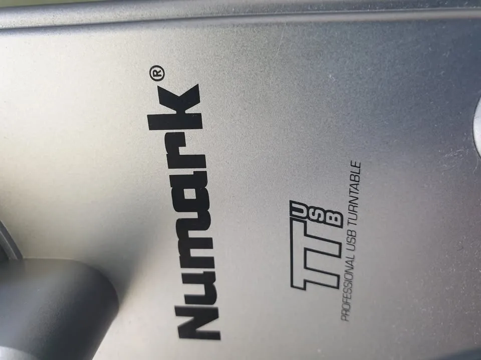 Numark TT USB Turntable - Works Great! image indicator(2)