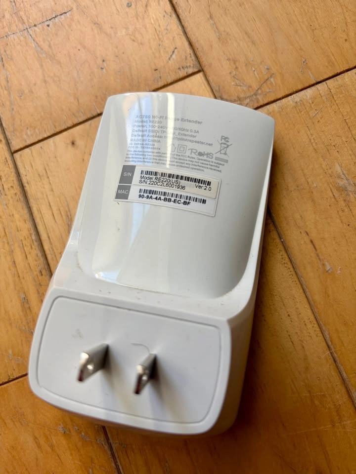 Wi-Fi Range Extender - photo 2