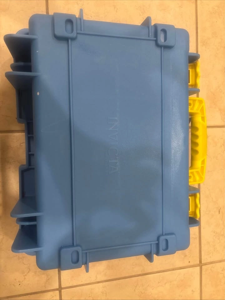 Invicta water/pressure proof watch case - photo 2