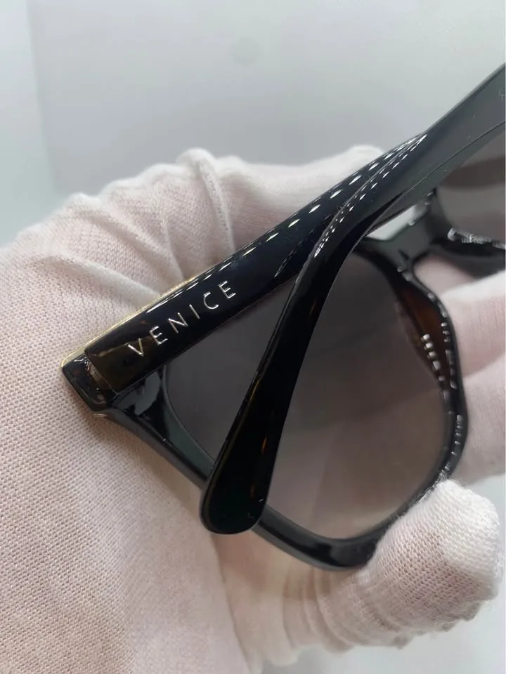 BNIB VENICE polarized women's sunglasses gradient color lens image indicator(5)
