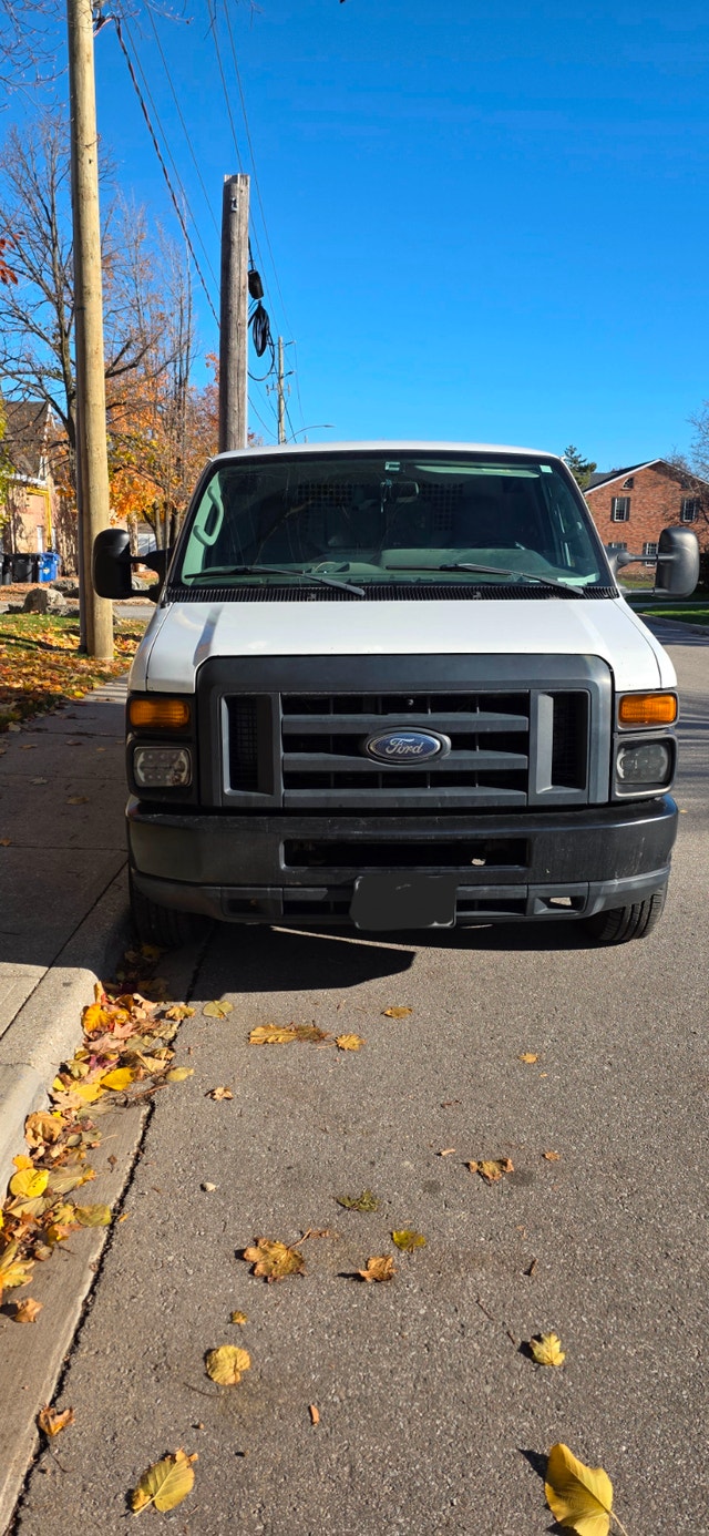 2013 Ford E-250 Work Van | 253k km | 360 Cam, Shelving & Ladder