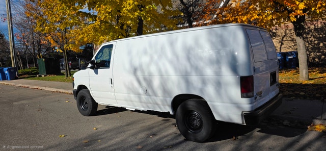2013 Ford E-250 Work Van | 253k km | 360 Cam, Shelving & Ladder - photo 2