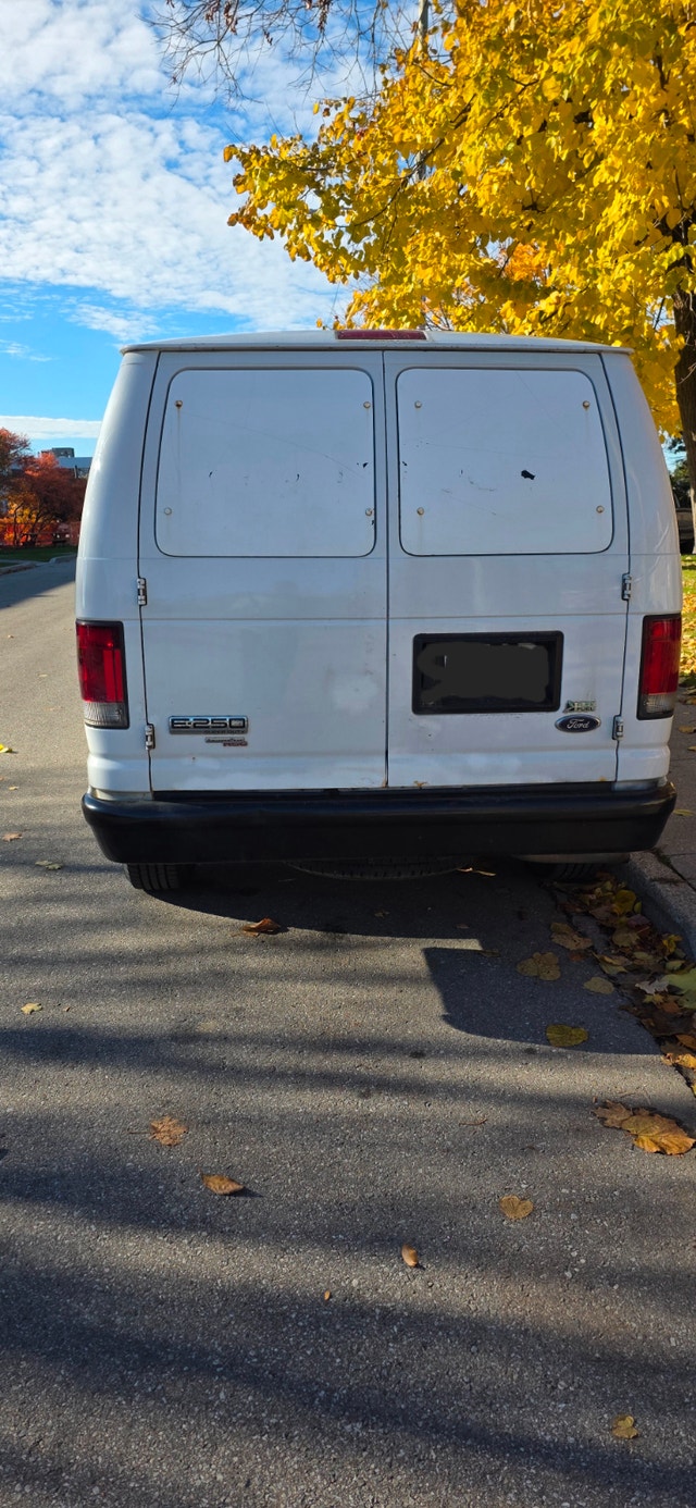 2013 Ford E-250 Work Van | 253k km | 360 Cam, Shelving & Ladder - photo 4