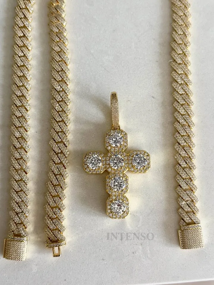 Coated in Pure 18 K Gold Tennis chains, Cuban links image indicator(9)