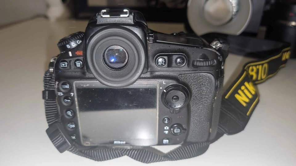 Nikon D810 + 20mm/105mm lenses and Neewer Q4 strobe - photo 3