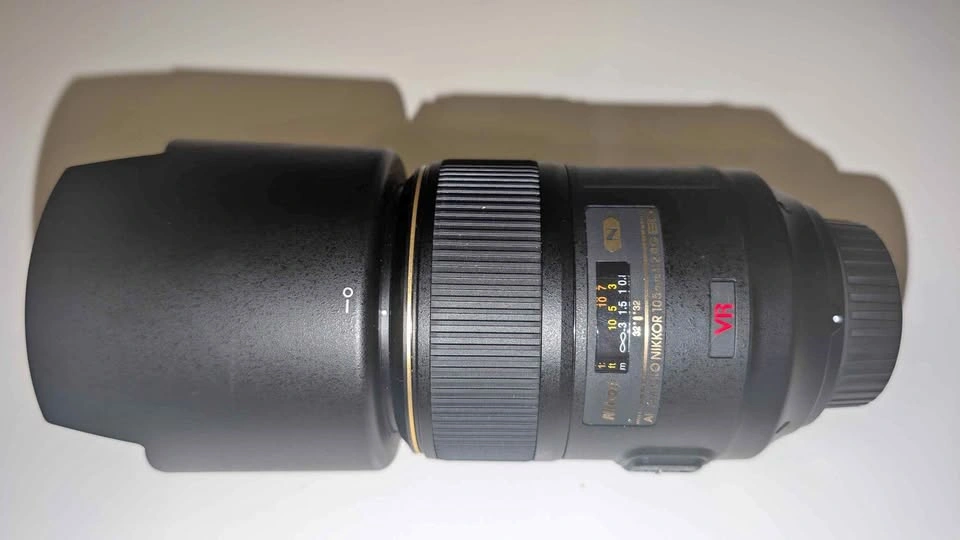AF-S Nikkor 105mm macro lens