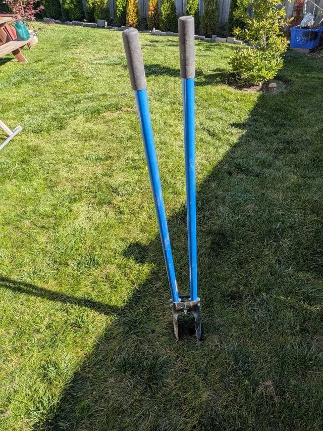Post hole digger