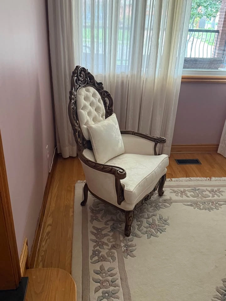 Elegant Vintage Living Room Set – Ornate Carved Wood - photo 3