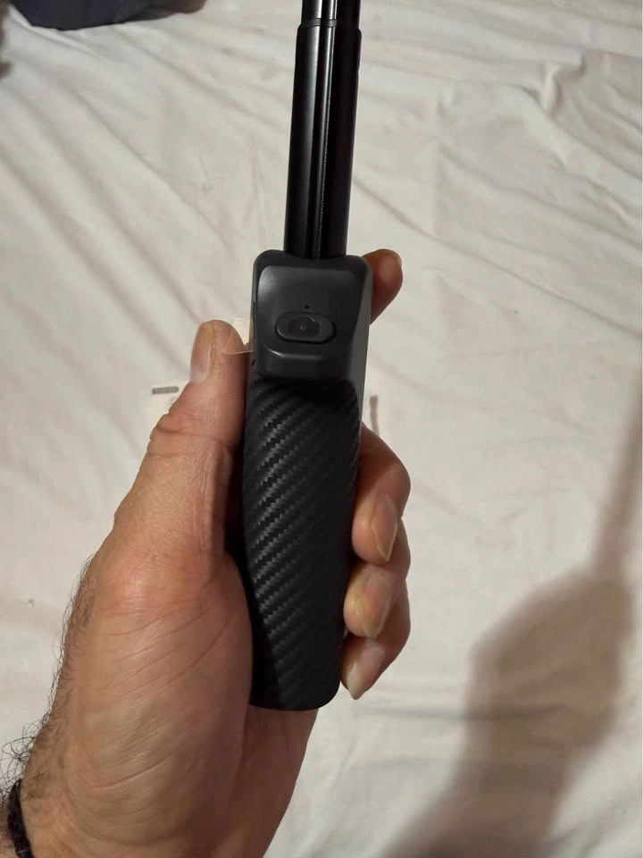 Selfie Stick with Wireless Remote - Portable Foldable - photo 4