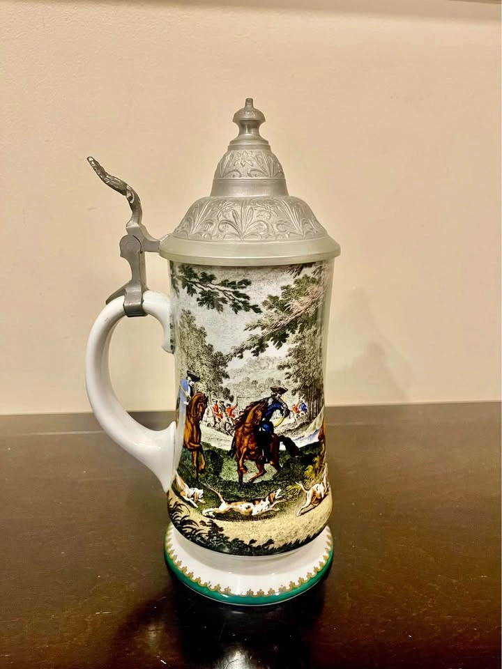 Vintage German Lidded Beer Stein with traditional Hunting Scene - photo 3
