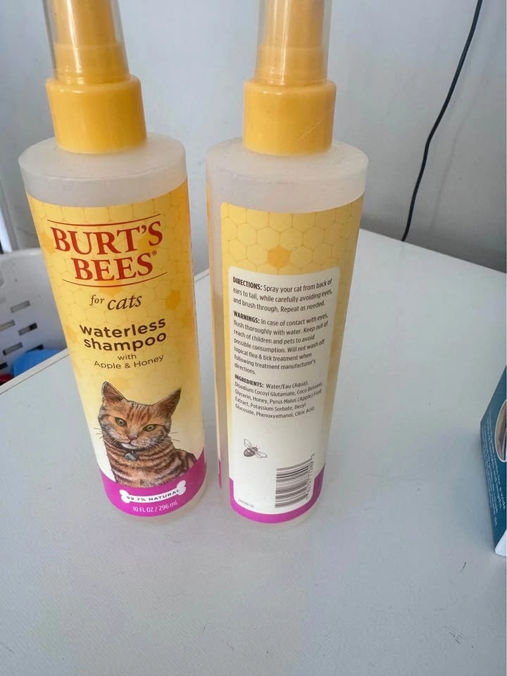 Burt’s Bees Waterless Shampoo for Cats – 2 Bottles – $10