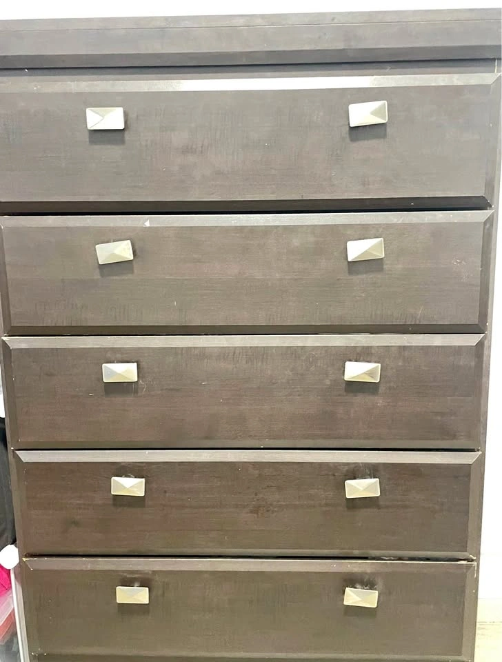 Dark Brown 5-drawer dresser
