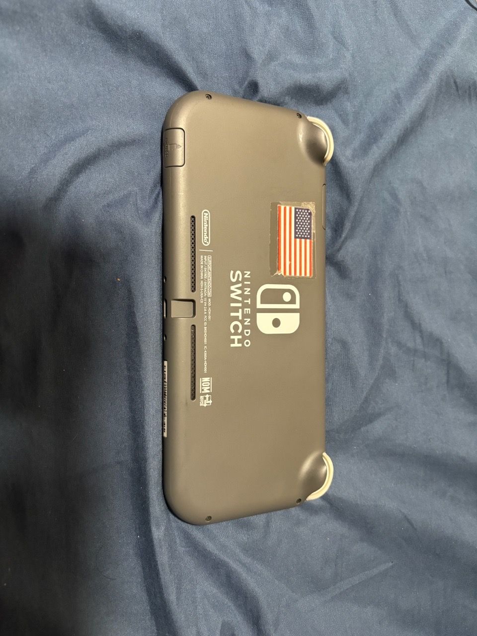 Nintendo switch lite - photo 2