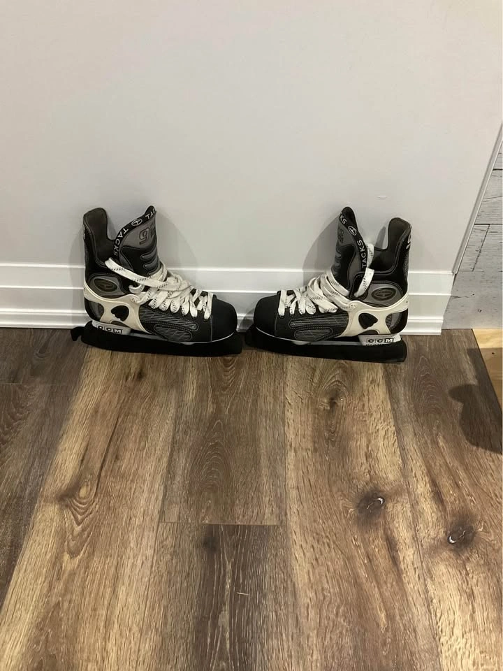 Vintage CCM 952 Super Tacks Hockey Skates – Size 7 – Made in Can - photo 5
