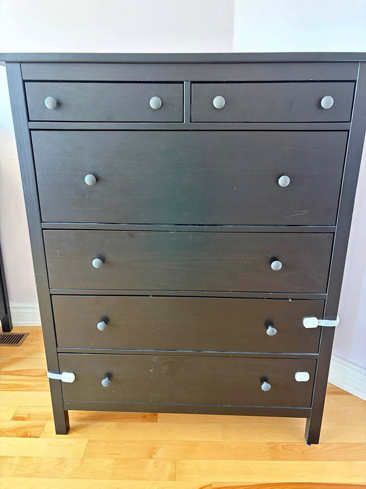 IKEA dresser- Hemnes 6-drawer chest