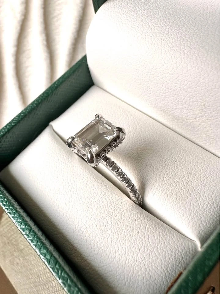 Emerald Cut Engagement Ring - photo 2